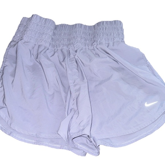 Nike Pants - HR Nike Womens Shorts w pockets